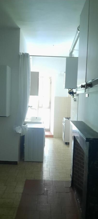 Ferry House Two Apartment Специя Екстериор снимка