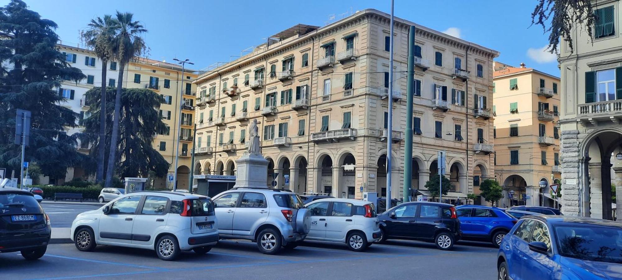 Ferry House Two Apartment Специя Екстериор снимка