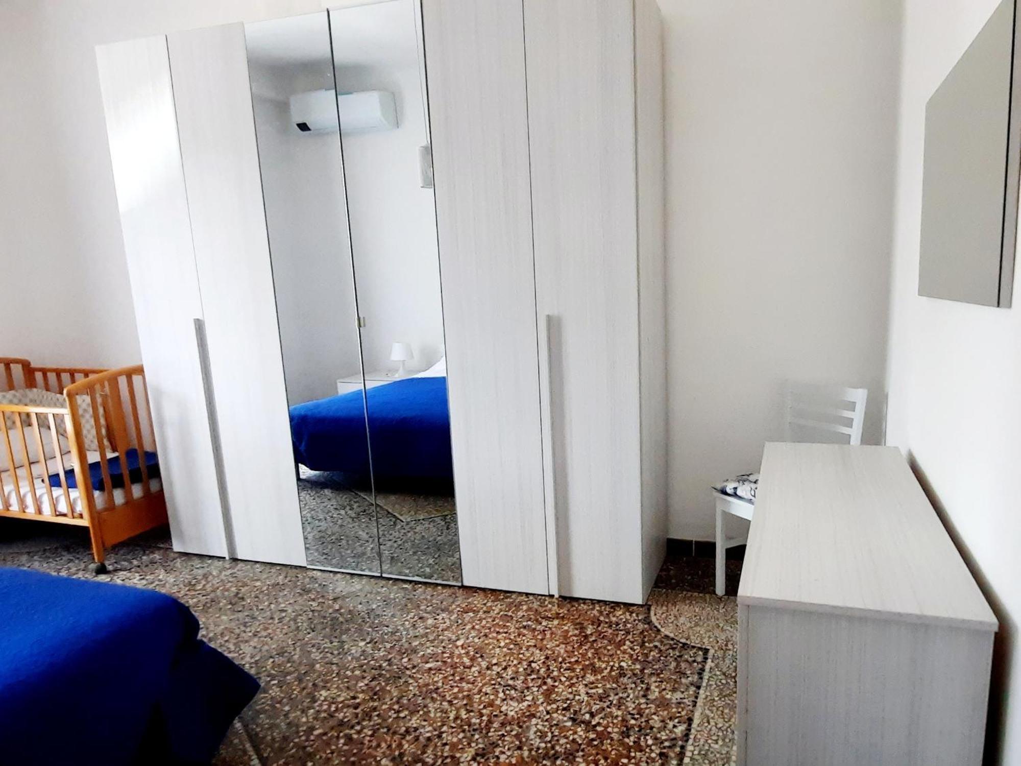 Ferry House Two Apartment Специя Екстериор снимка