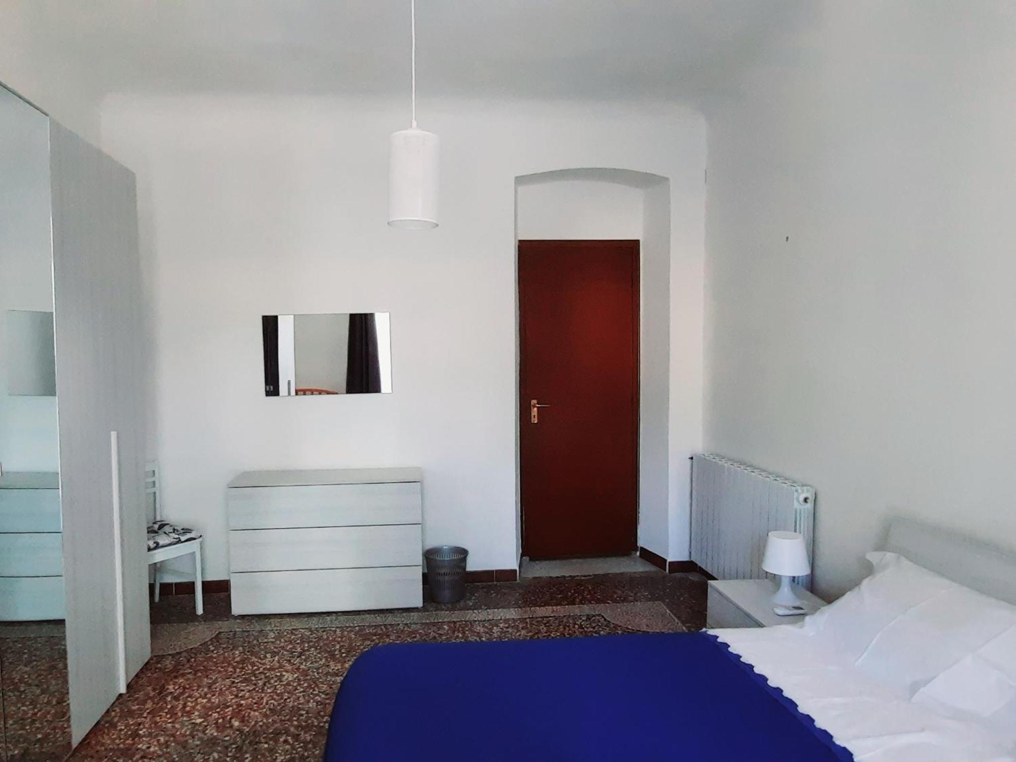 Ferry House Two Apartment Специя Екстериор снимка